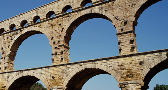 ローマの水道橋ポン・デュ・ガール｜人と水の歴史を旅しよう｜荏原製作所